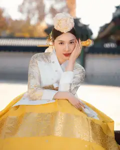 Vietnamese MC Thanh Thanh Huyen Shines in Traditional Hanbok in Korea-9