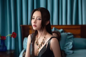 Bich Phuong's Bold Allure U40 Beauty Stuns Fans with Ageless Charisma-7