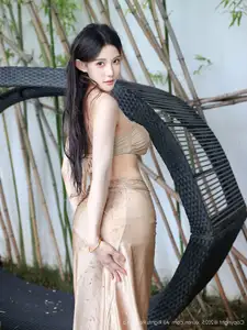 Li Shuang Er's Captivating Poolside Beauty: XiuRen No10618 Collection-3