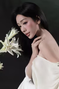 VGU No.34: Elegant Vietnamese Woman Amidst Pristine White Lilies-3