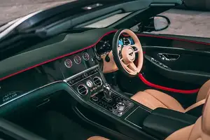 Bentley Continental GT: Ultra-Luxury Masterpiece Inspired by Immortal Artists, Captivating Every Gaze.-14