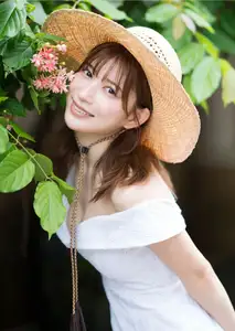 Yukihira Risa: Japanese Star's Gentle Smile in a Summer Straw Hat - TuKuku-15