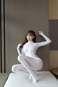 XiuRen No.10704: Lu Xuan Xuan Graceful in White, Captivating Elegance That Draws Every Gaze-24