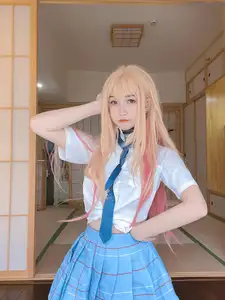 Captivating Kitagawa Marin Cosplay by 不呆猫: Your Favorite Waifu Comes to Life!-5
