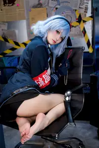 Captivating Amau Ako (Blue Archive) Cosplay by Jiu Qi Miao: Professional, Alluring & Game-Perfect!-12