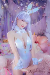 Coser Ely_eee's Captivating Bunny Plymouth Cosplay: Sweet Charm in a Dreamy Setting-5