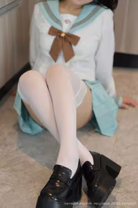 Lin Jia Xin Charming in Schoolgirl Outfit: Captivating XiuRen No.10379 Photo Set-3
