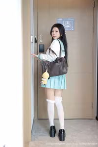 Lin Jia Xin Charming in Schoolgirl Outfit: Captivating XiuRen No.10379 Photo Set-9