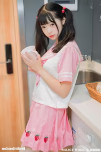 MTYH Vol.218 Strawberry Crush: Charming Girl in Adorable Pink Strawberry Dress-5