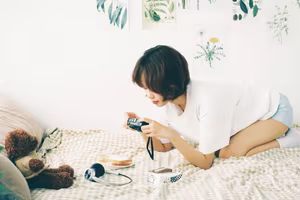 VGU No.25: Discover the Radiant Smile of a Young Woman with Relaxing Music-3