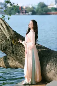 Elegant Vietnamese Beauty in Ao Dai by the Lake  A Glimpse of Hanoi's Serene Charm 1000025296-18