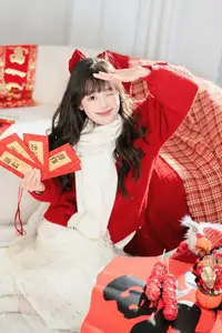 YiTuYu Vol.8524: Xia Yu Xiao Nian Embraces Lunar New Year in Radiant Red Sweater Style-4