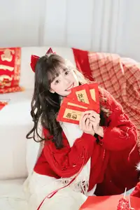 YiTuYu Vol.8524: Xia Yu Xiao Nian Embraces Lunar New Year in Radiant Red Sweater Style-20
