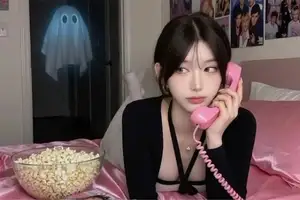 Hot Girl Soyul, Korean 'Muse', Charms with Captivating Beauty Relaxing on Water-7