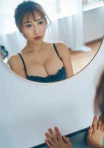 JP Tsuji Ririsa: Unveiling The Allure of a 'Dangerous Scent' Photoshoot-23