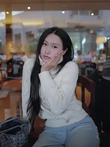 Doan Hai My: Sweet Beauty & Korean Doll Face Captivate Hearts in Winter Chill.-2