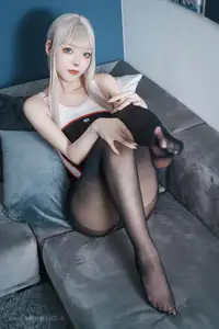 Coser Kurotia Kuro's Alluring Black Tights Swimsuit Look 0037 Discover Unique Elegance and Captivating Style-13