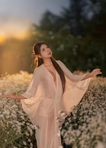 VGU No.118 Dreamy Girl in a Poetic Flower Field Bathed in Golden Hour Light-7