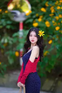 Elegant Asian Girl Portrait with Golden Flowers in Afternoon Sun 1000024552-3