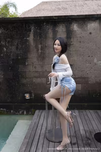 XiuRen No.10377: Yu Zi Jiang Fish – Graceful Beauty by the Summer Pool-29