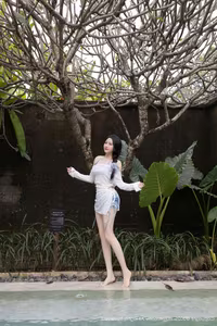 XiuRen No.10377: Yu Zi Jiang Fish – Graceful Beauty by the Summer Pool-30