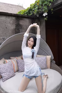 XiuRen No.10377: Yu Zi Jiang Fish – Graceful Beauty by the Summer Pool-1