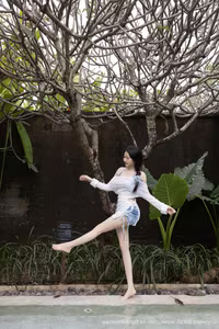 XiuRen No.10377: Yu Zi Jiang Fish – Graceful Beauty by the Summer Pool-37