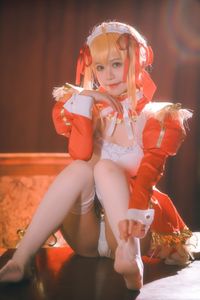 Coser Kanoko Chitanda as Nero Maid | Elegant Cosplay Portrait-14