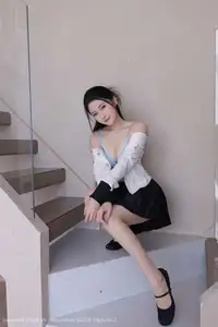 XiuRen No.10615 Yu Zi Jiang Fish: Alluring Secretary in Black Stockings-12