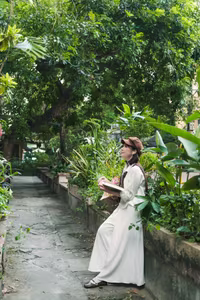 VGU No.56: The nostalgic beauty of a Vietnamese girl with gentle flowers, a dreamy and emotional gaze-9