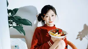 YiTuYu Art Language Vol.8573 zzzzzzz: A Girl's Sweet Relaxed Moment with a Bowl of Fruits-21