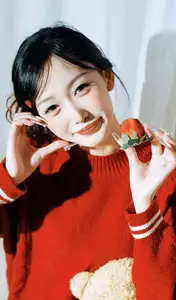 YiTuYu Art Language Vol.8573 zzzzzzz: A Girl's Sweet Relaxed Moment with a Bowl of Fruits-1