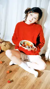 YiTuYu Art Language Vol.8573 zzzzzzz: A Girl's Sweet Relaxed Moment with a Bowl of Fruits-17