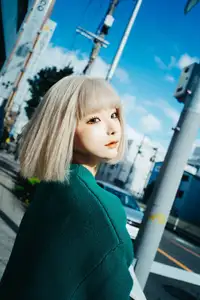 Coser Chunmomo's Enchanting Autumn Quest: Part04 Captures Street Style Beauty-9