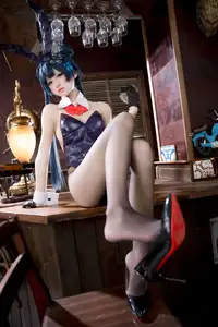 Coser Jiu Qi Miao Transforms into Ryūka Fisaki Bunny Girl: A Dazzling Blue Archive Cosplay-19