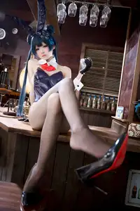 Coser Jiu Qi Miao Transforms into Ryūka Fisaki Bunny Girl: A Dazzling Blue Archive Cosplay-21