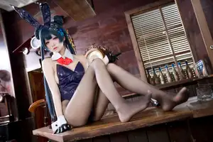 Coser Jiu Qi Miao Transforms into Ryūka Fisaki Bunny Girl: A Dazzling Blue Archive Cosplay-12