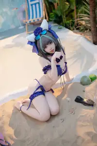 Coser Bangni Transforms into Alluring Swimsuit Cheshire on the Beach - (87P)-14