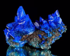 Discover Chalcanthite – The Rare Blue Mineral Mesmerizing Millions with Its Unique Beauty-6