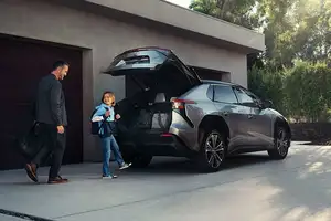 Toyota bZ4X: New Electric SUV from 1.2 Billion VND in Southeast Asia, Will it Come to Vietnam?-5