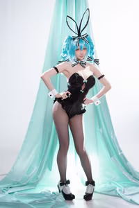 Coser Xing Zhi Chi Chi Hoshilily as Hatsune Miku Bunny Girl: Irresistible Allure-0
