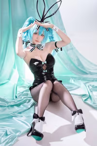 Coser Xing Zhi Chi Chi Hoshilily as Hatsune Miku Bunny Girl: Irresistible Allure-6