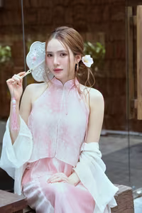 VGU No.107: Captivating Asian Beauty in Elegant Traditional Attire, A Dreamy Muse-5