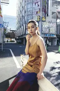 Airi Sato - FRIDAY Digital: Captivating Shinjuku Loneliness Moment JP-0014-11