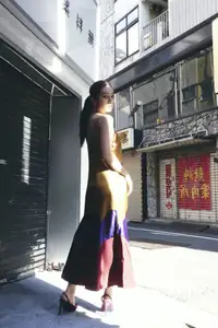 Airi Sato - FRIDAY Digital: Captivating Shinjuku Loneliness Moment JP-0014-2