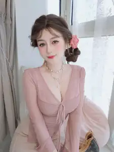 Feminine Coser: Charming Grace in Elegant Pink Attire 2024-11-24-2