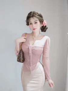 Feminine Coser: Charming Grace in Elegant Pink Attire 2024-11-24-7