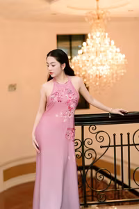 VGU No.82: Pink Modern Ao Dai Showcasing Elegant Vietnamese Beauty and Sophistication-14