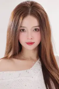 Hot Girl Le Ly Lan Huong: Pristine Beauty Captivates Social Media-9