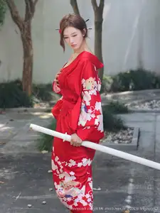 Jin Yun Xi Yuki: Enchanting Beauty in a Fiery Red Kimono, Captivating Every Gaze - XiuRen No.10683-10